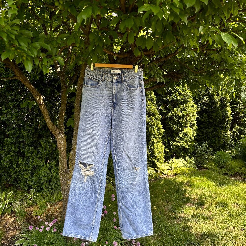 ZARA High-Rise Distressed Straight-Leg Jeans – Light Wash